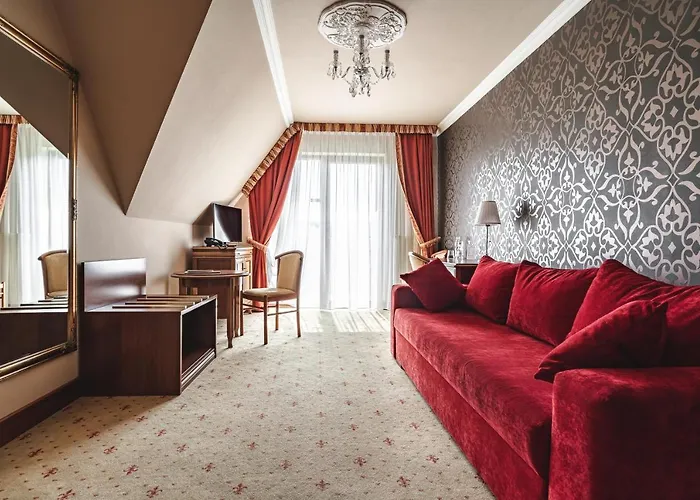 Bialy Dunajec & אתר נופש 4*