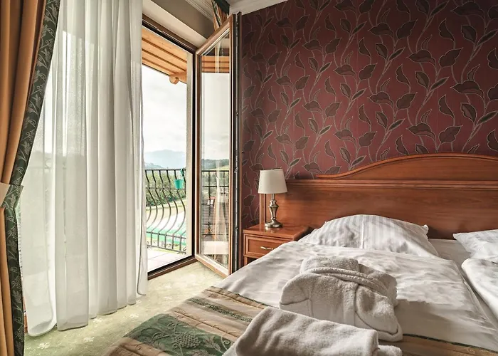 Bialy Dunajec & אתר נופש 4*